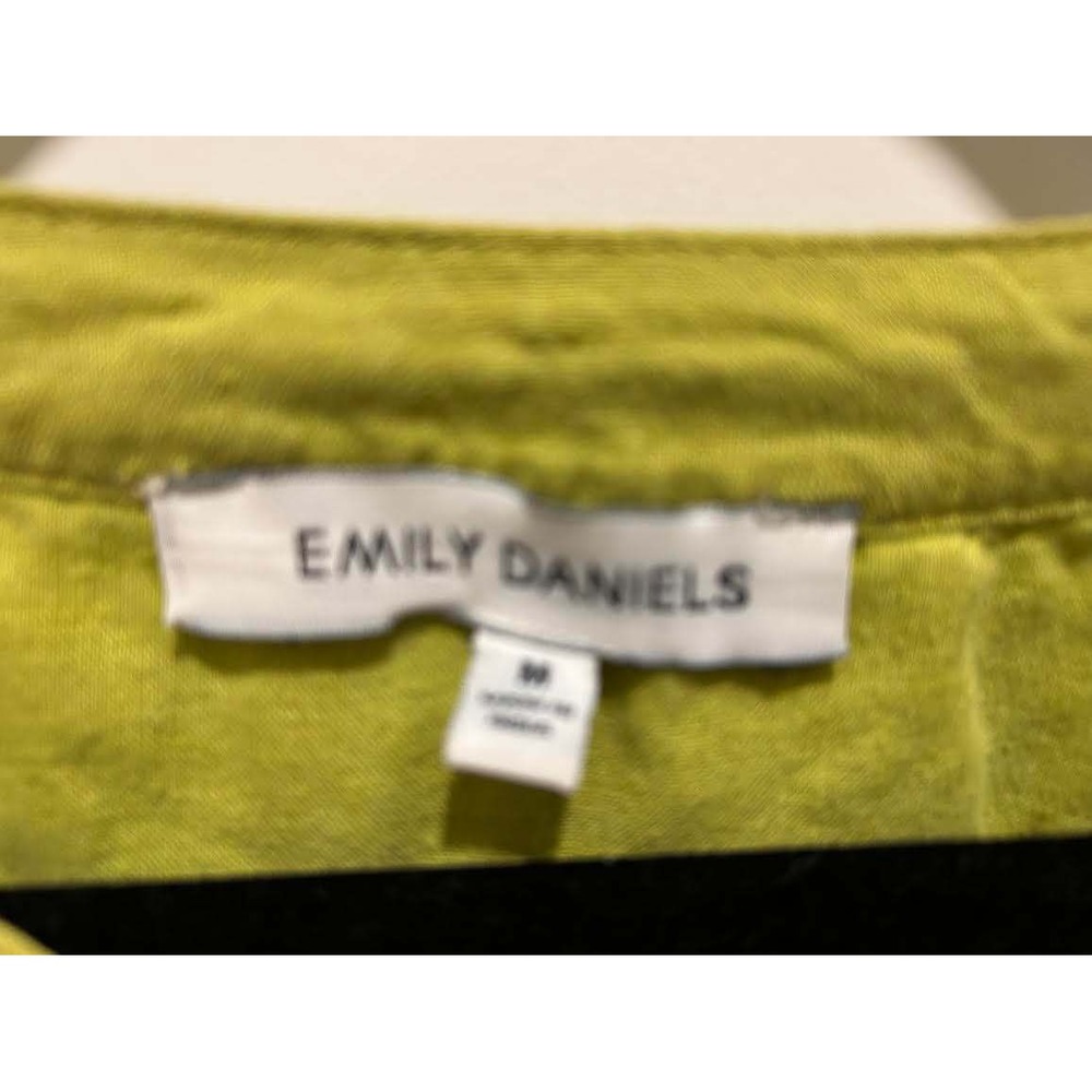 Emily Daniels Chartreuse Green Linen Blend Tie Front Button Top Sz. M Roll Tab - Picture 4 of 9